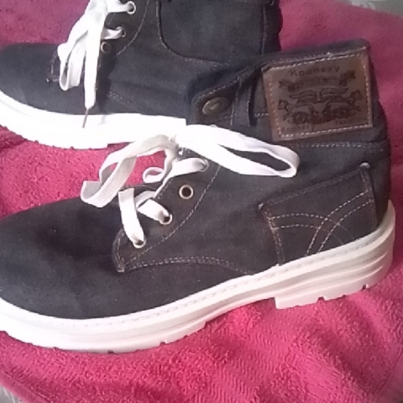 Koonexy Shoes - Onex Black and White Athletic Shoes with High-Top Design
